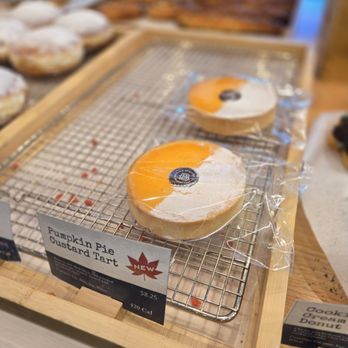 Paris Baguette - Pumpkin pie - Bakeries Near Me - Coquitlam, British Columbia