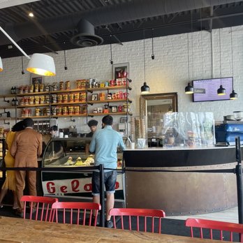 Lamanna's Bakery - Bakery and gelato - Bakeries Near Me - Scarborough, Ontario