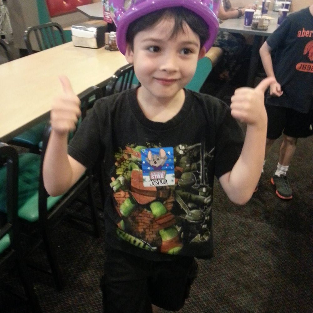 Chuck E. Cheese - Capital Mall Chuck E Cheese gets 2 thumbs up from our family! - Pizza Near Me - Olympia, Washington