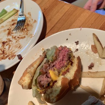 Applebee's Grill + Bar - American Near Me - Biloxi, Mississippi
