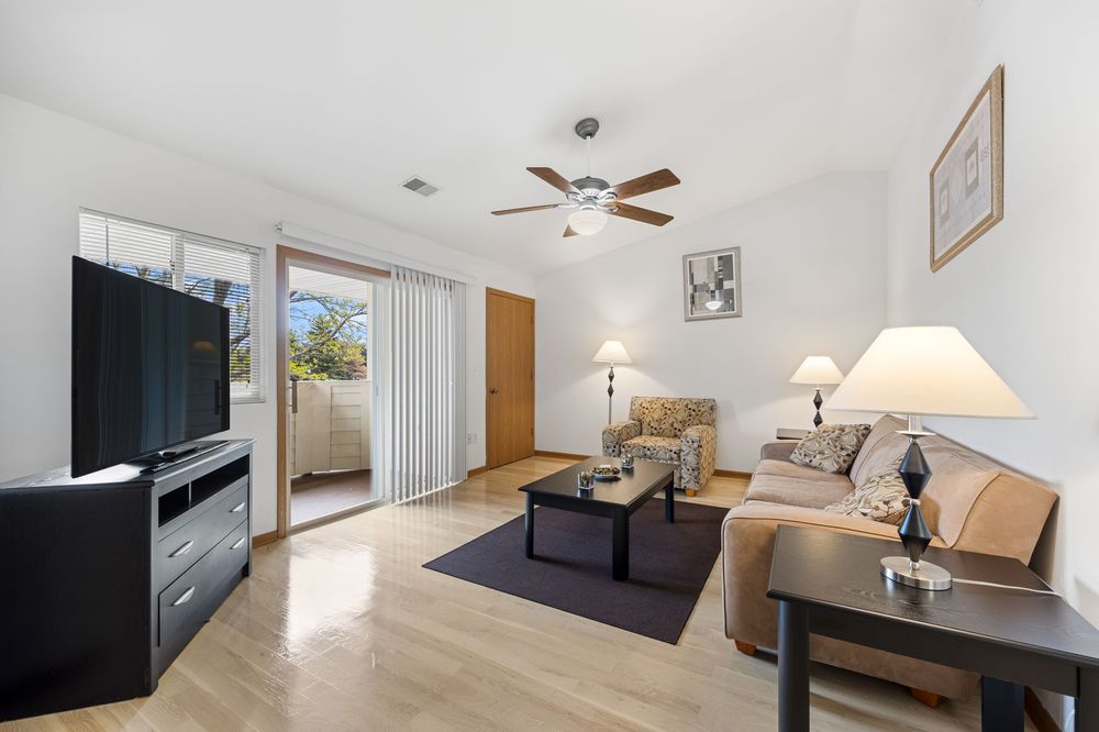 Villa Royale Apartments - property management company in Kenosha, WI