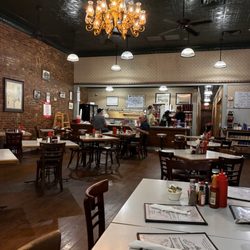 Ballard Street Cafe & Grill - Dining area