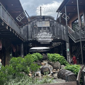 Ole Smoky Distillery "The Holler" - Distilleries Near Me - Gatlinburg, Tennessee Ole Smoky Distillery "The Holler" - Distilleries Near Me - Gatlinburg, Tennessee