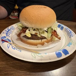 Debs Cross Fork Inn - Bacon cheeseburger