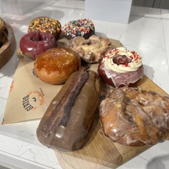 Fiore Pizzeria & Bakery - donuts - Bakeries Near Me - Forest Park, Illinois