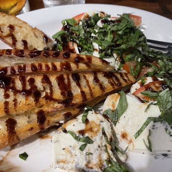 Live Edge Bar And Grill - Caprese salad - Bars Near Me - Mountain Home, Arkansas