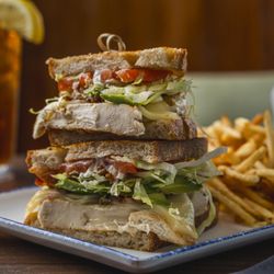 Poogan's Southern Kitchen - Avocado Chicken Club