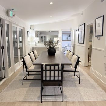 Meridith Baer Home - Home Staging Near Me Meridith Baer Home - Home Staging Near Me
