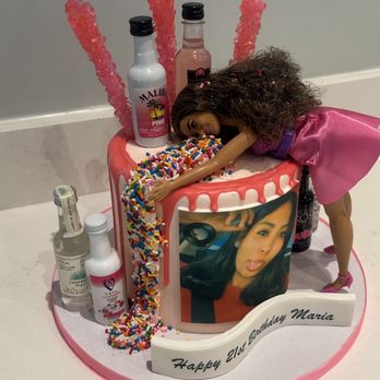Cristal Sarah Cakes - Look at the gorgeous details - Desserts Near Me Cristal Sarah Cakes - Look at the gorgeous details - Desserts Near Me