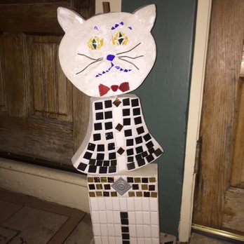 Guthrie Pet Hospital - Mosaic Cat Statue by front door - Veterinarians Near Me - Guthrie, Oklahoma Guthrie Pet Hospital - Mosaic Cat Statue by front door - Veterinarians Near Me - Guthrie, Oklahoma