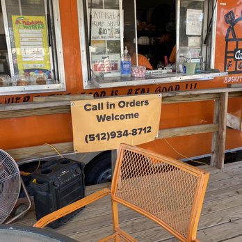 Carlas Baskets & More... - the outside of the store - Food Trucks Near Me - Lockhart, Texas Carlas Baskets & More... - the outside of the store - Food Trucks Near Me - Lockhart, Texas