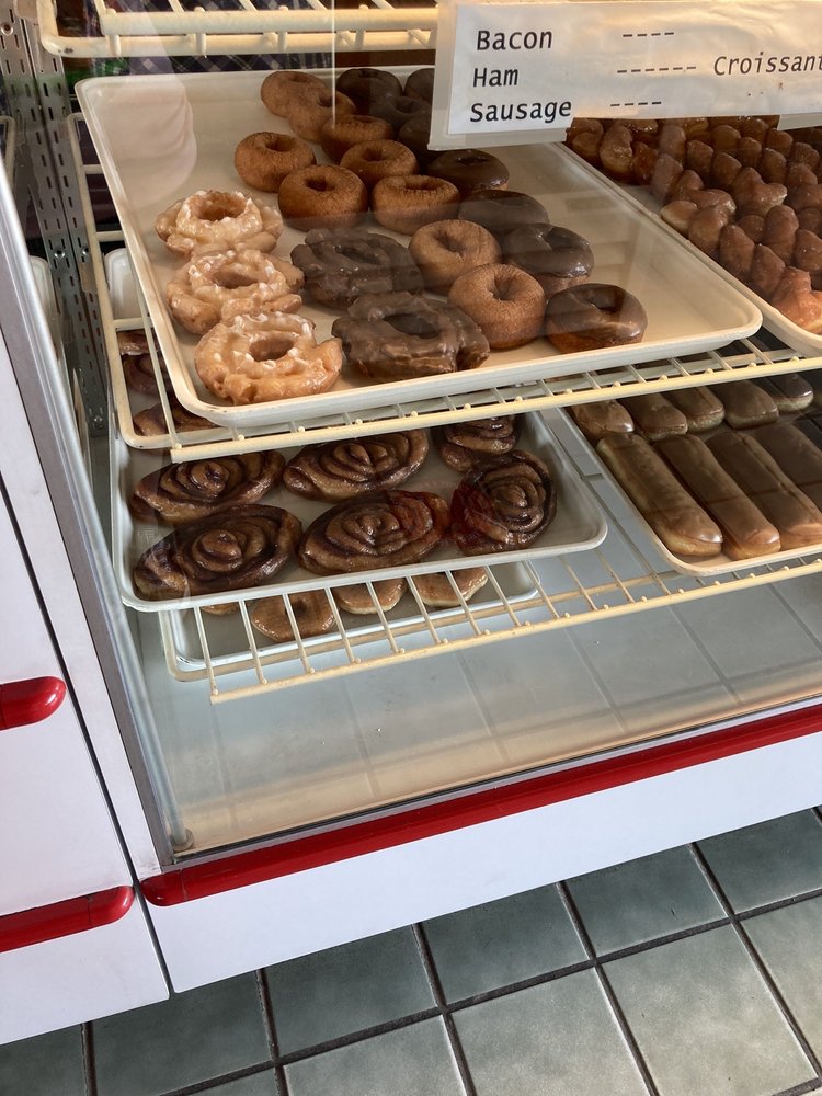 Donut Palace Logo