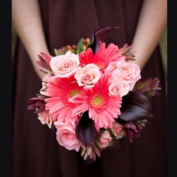 Flowers of Distinction - Brides maids bouquets
