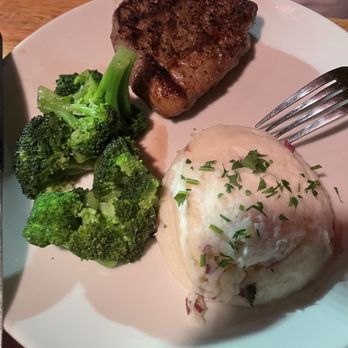 Applebee's Grill + Bar - Steak - American Near Me - Escondido, California