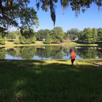 Lake Como Park - Really pretty Lake! - Parks Near Me - Orlando, Florida