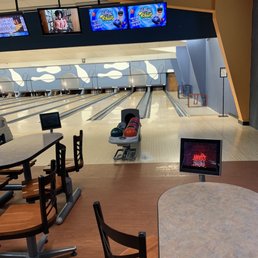 Bowling lanes 15-16 Bowling lanes 15-16
