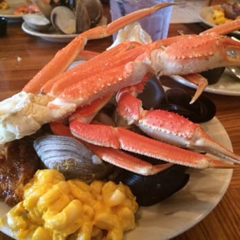 Captain George's Seafood Restaurant - Crab legs and shell fish and ribs and surprisingly their Mac and cheese was really good lol - Seafood Near Me - Kill Devil Hills, North Carolina