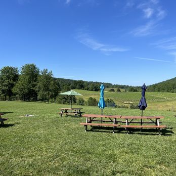 Shotwell Run Brewing Company - Beautiful vistas - Breweries Near Me - Etlan, Virginia Shotwell Run Brewing Company - Beautiful vistas - Breweries Near Me - Etlan, Virginia