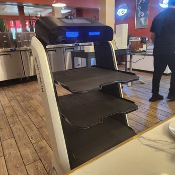 Crazy Hotpot - Nice robot that brings your appetizers to your table.  Pretty cool. - Hot Pot Near Me - Metairie, Louisiana