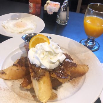 Bella's Cafe - French toast - Breakfast & Brunch Near Me - New Haven, Connecticut