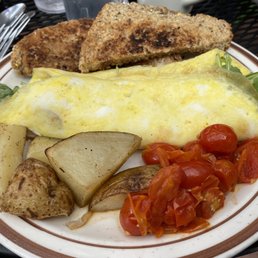 Special omelette-chicken sausage, goat cheese and arugula