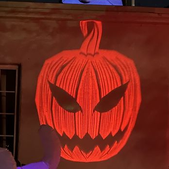 Halloween - Many Cool Decorated Houses up & down Clark Ave for Trick or Treaters. It intersects with The Burbank Clown House Halloween 2023 - Museums Near Me - Burbank, California Halloween - Many Cool Decorated Houses up & down Clark Ave for Trick or Treaters. It intersects with The Burbank Clown House Halloween 2023 - Museums Near Me - Burbank, California