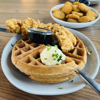 Chicken N Pickle - Chicken N' waffles - Pickleball Near Me - Glendale, Arizona