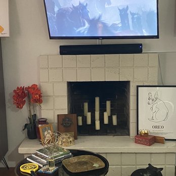 San Diego TV Install - The mount goes side to side, in and out. Perfect viewing. - Home Theatre Installation Near Me - San Diego, California San Diego TV Install - The mount goes side to side, in and out. Perfect viewing. - Home Theatre Installation Near Me - San Diego, California