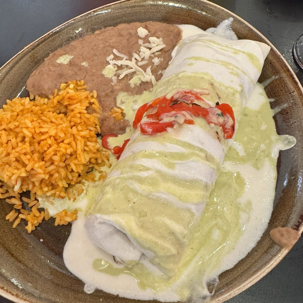 Cantina Laredo - Chicken burrito - Mexican Near Me - Bloomington, Minnesota