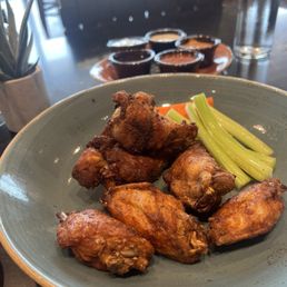 Wings with 5 sauces to dip Wings with 5 sauces to dip