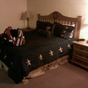 Big Texan Motel - King-size bed! - Hotels Near Me - Amarillo, Texas Big Texan Motel - King-size bed! - Hotels Near Me - Amarillo, Texas