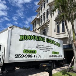 Moooving Crew - Barefoot Beach Move