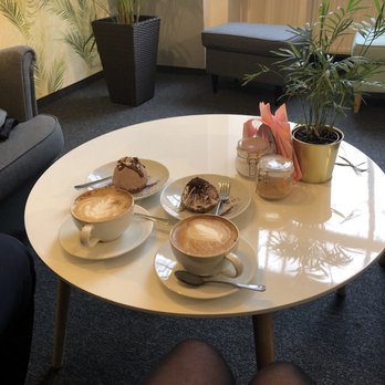 Chude Ciacho - Flat White & tartelinki - Patisserie/Cake Shop Near Me - Warsaw, MZ