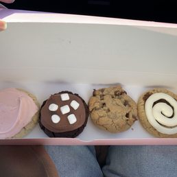 classic sugar, frozen hot chocolate, milk chocolate, cinnamon roll