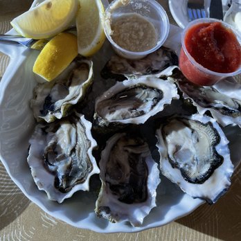 Barbara's Fishtrap - Oysters on the half shell - Seafood Near Me - Half Moon Bay, California