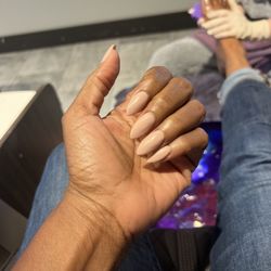 Maximum Nails & Spa - Gel short stiletto