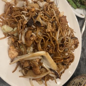 Paradise Dynasty - Stir fried noodles with pork - Chinese Near Me - Glendale, California Paradise Dynasty - Stir fried noodles with pork - Chinese Near Me - Glendale, California
