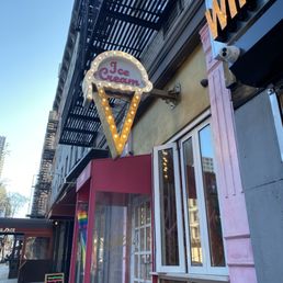 UES. - Updated August 2025 - 870 Photos &amp; 527 Reviews - 1707 2nd Ave ...