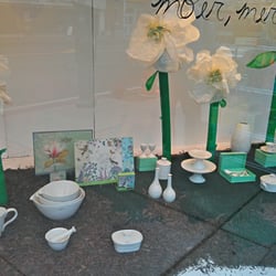iQliving - Our April window is a celebration of Mother's Day. Come visit and see if there is a gift here for mom.