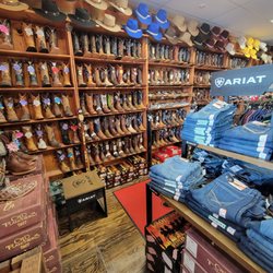 Vaqueros Western Wear - Nice selection of boots & hats for children & adults.