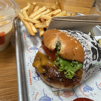 Super Duper Burgers - Burgers Near Me - Emeryville, California Super Duper Burgers - Burgers Near Me - Emeryville, California
