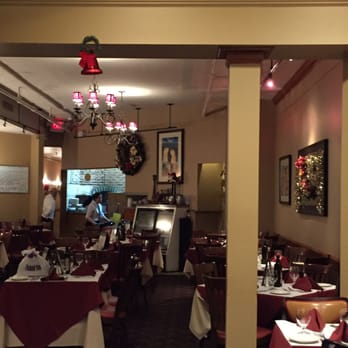 Sotto Luna - A quiet Friday night post dinner rush - Italian Near Me - Albertson, New York