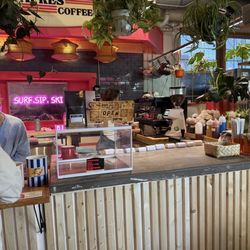Apres Coffee - Booth front