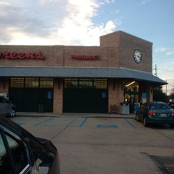 Walgreens - Front of the store