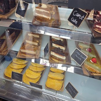 Lova Cafe and Bakery - Desserts Near Me - Toronto, Ontario