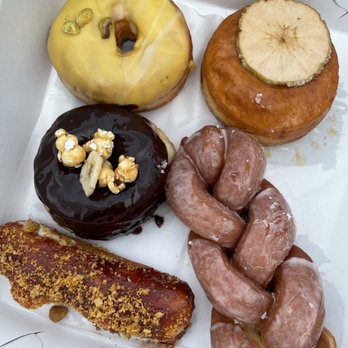 Fan-Fan Doughnuts - Mango lassi, apple miso, banana popcorn, braid, guava cheese - Donuts Near Me - Brooklyn, New York