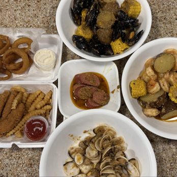 Sea Shack - The dinner spread - Seafood Near Me - Naperville, Illinois