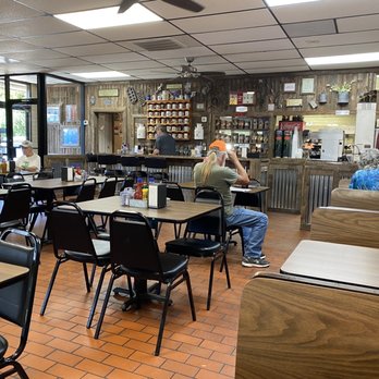 Pam's Restaurant & Coffee Shop - Dining Area - Diners Near Me - Granbury, Texas