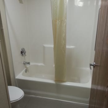Quality Inn & Suites - New bath tub - Hotels Near Me - West Monroe, Louisiana Quality Inn & Suites - New bath tub - Hotels Near Me - West Monroe, Louisiana