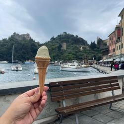 Calata 32 Gelateria - Pistachio gelato with cone
